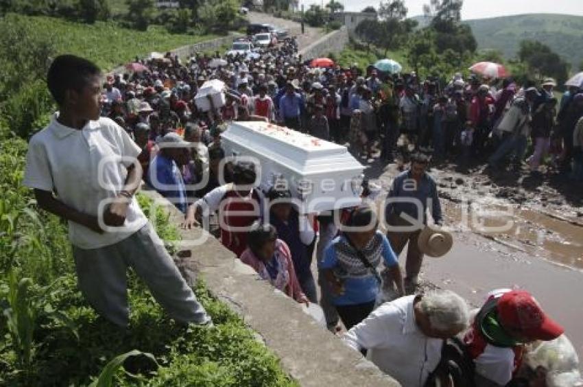 FUNERALES . FAMILIA AZUMIATLA