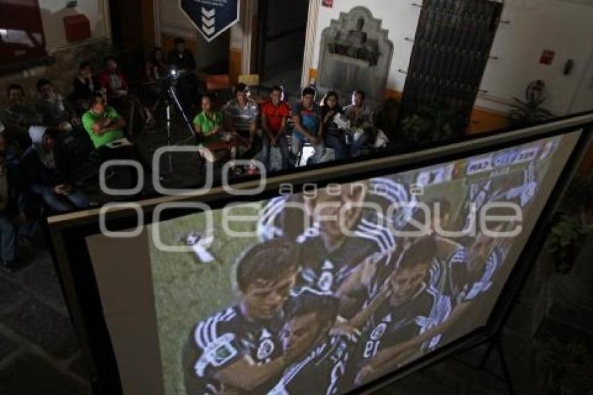 AFICIONADOS MUNDIAL DE FÚTBOL