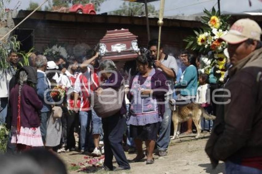 FUNERALES . FAMILIA AZUMIATLA