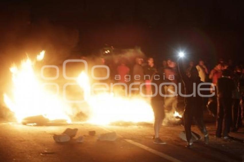 CIERRE AUTOPISTA . MANIFESTACIÓN