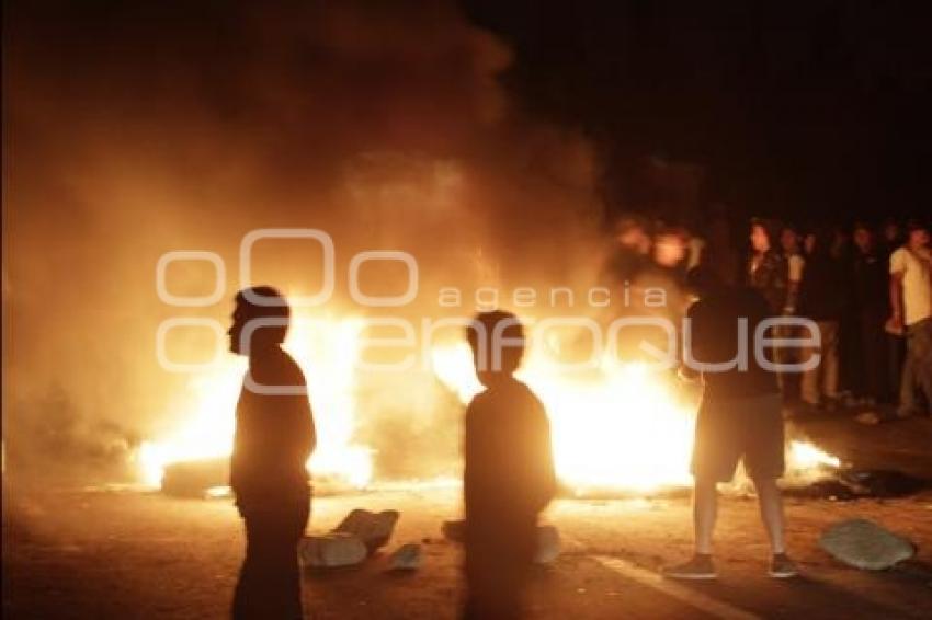 CIERRE AUTOPISTA . MANIFESTACIÓN