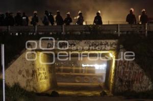 MANIFESTANTES RETIRAN EL CIERRE