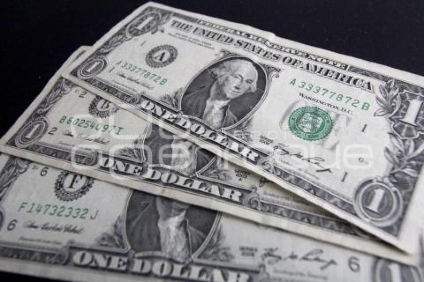 ECONOMÍA . DÓLAR