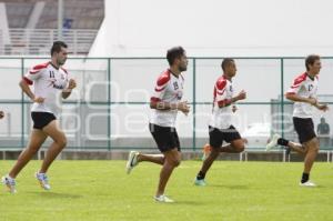 FÚTBOL . ENTRENAMIENTO LOBOS BUAP