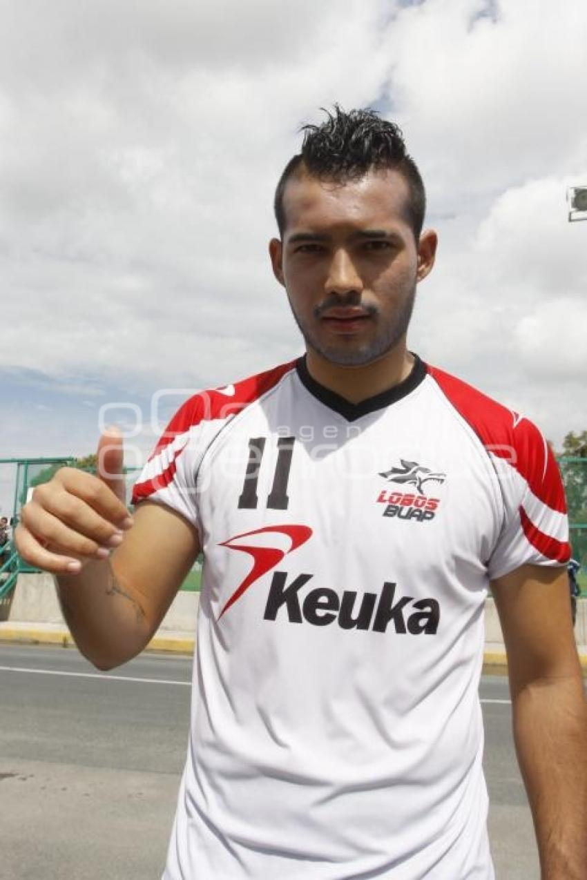 FÚTBOL . ENTRENAMIENTO LOBOS BUAP