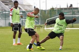 FÚTBOL . ENTRENAMIENTO LOBOS BUAP