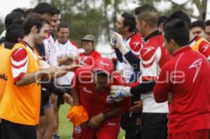 FÚTBOL . ENTRENAMIENTO LOBOS BUAP