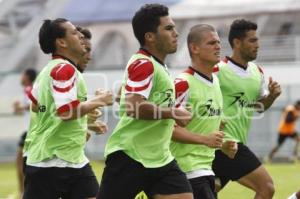 FÚTBOL . ENTRENAMIENTO LOBOS BUAP