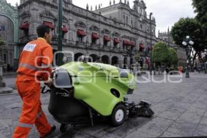 MÁQUINAS DE SERVICIO DE LIMPIA