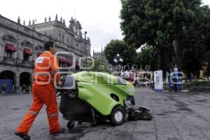 MÁQUINAS DE SERVICIO DE LIMPIA