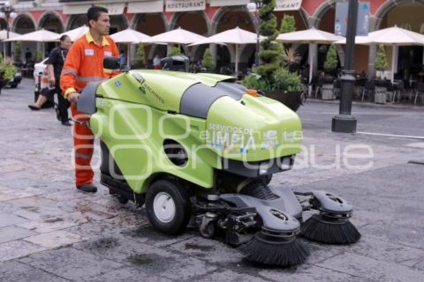 MÁQUINAS DE SERVICIO DE LIMPIA