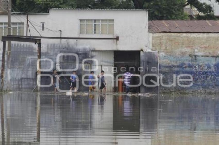 INUNDACIÓN . PUENTE NEGRO