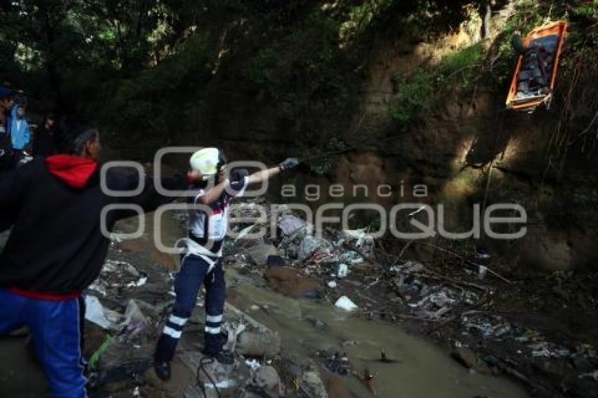 ENCUENTRAN CUERPO EN BARRANCA