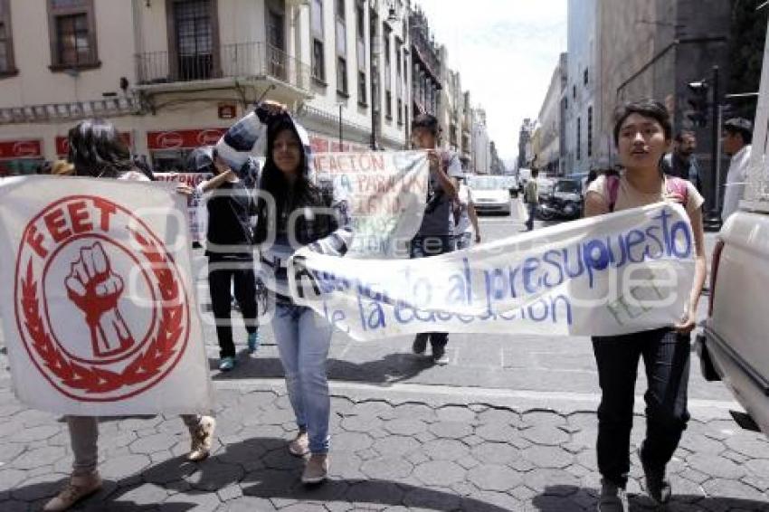 MANIFESTACIÓN FEET