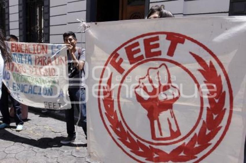 MANIFESTACIÓN FEET