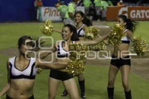 BÉISBOL . PERICOS VS LEONES