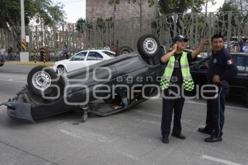 VOLCADURA BULEVAR 5 DE MAYO