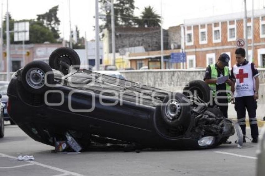 VOLCADURA BULEVAR 5 DE MAYO