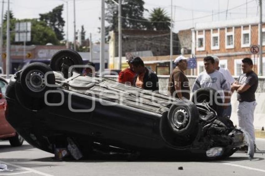 VOLCADURA BULEVAR 5 DE MAYO