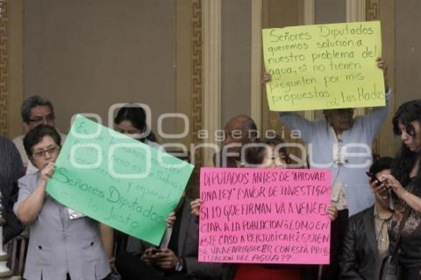 MANIFESTACIÓN AGUA . CONGRESO