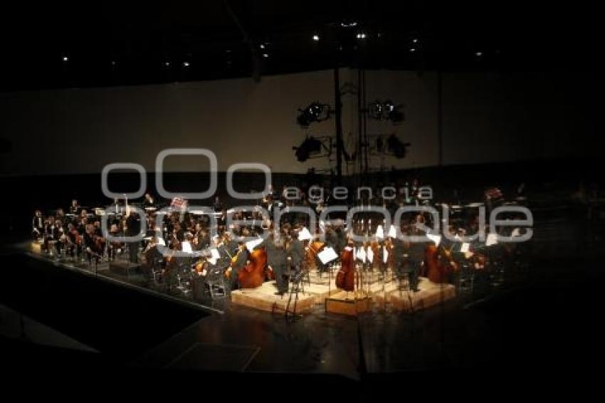 ORQUESTA FILARMÓNICA 5 DE MAYO