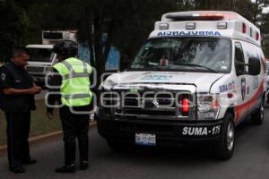 AMBULANCIA ATROPELLA A DOS HOMBRES