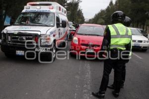 AMBULANCIA ATROPELLA A DOS HOMBRES