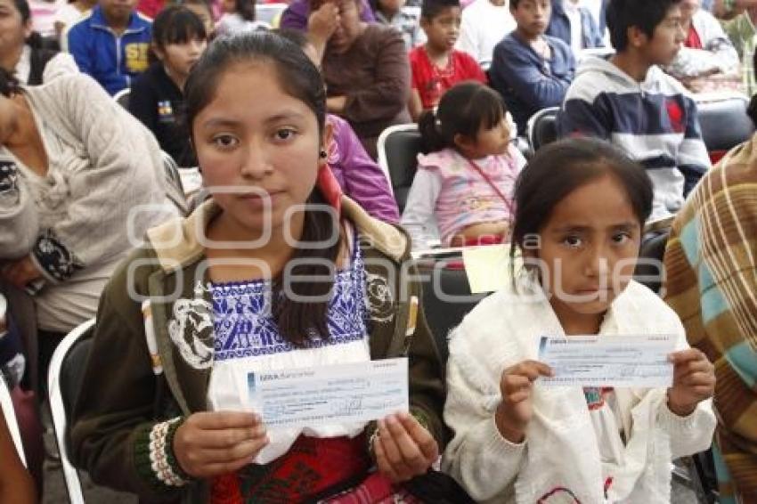 ENTREGA DE BECAS MENORES TRABAJADORES