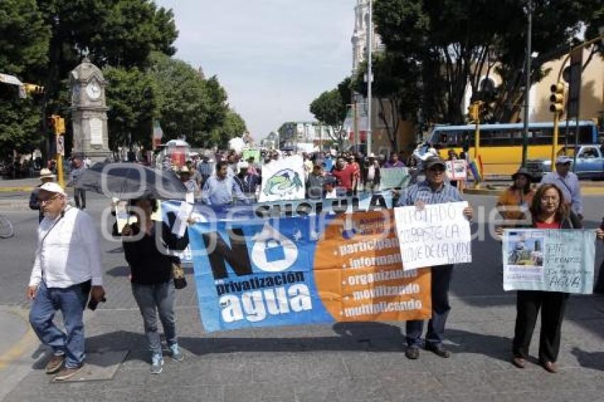 PRIVATIZACIÓN DEL AGUA . MANIFESTACIÓN