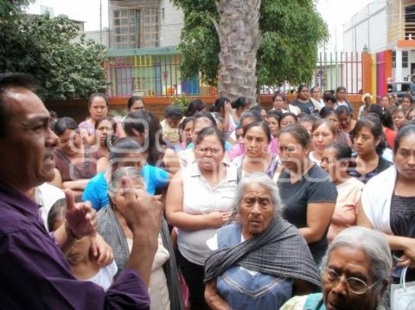 MANIFESTACIÓN CENTRO DE SALUD . TEHUACÁN