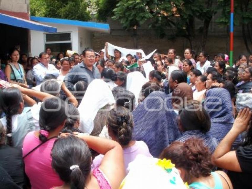 MANIFESTACIÓN CENTRO DE SALUD . TEHUACÁN