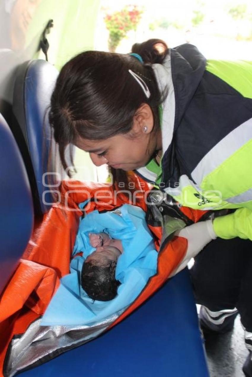 NIÑO NACE EN LA CALLE . TEHUACÁN