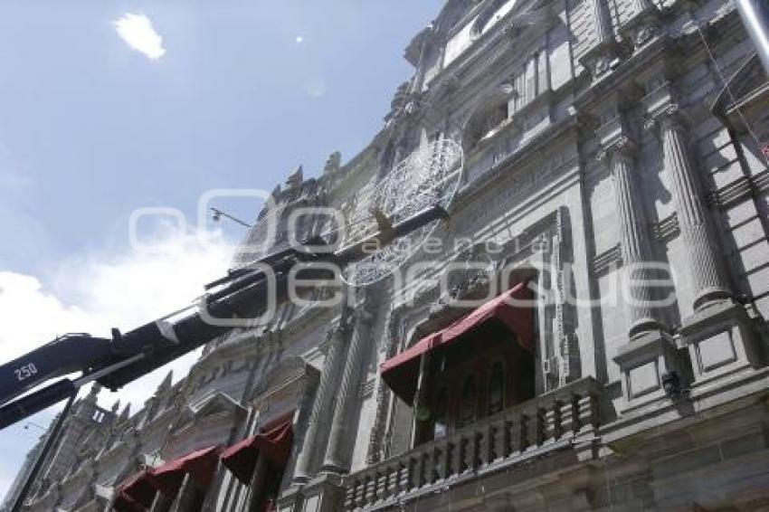 ADORNOS PATRIOS . PALACIO MUNICIPAL