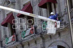 ADORNOS PATRIOS . PALACIO MUNICIPAL