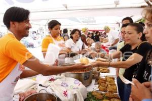 FERIA DEL CHILE EN NOGADA