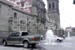 PLUMA VEHICULAR . ZÓCALO