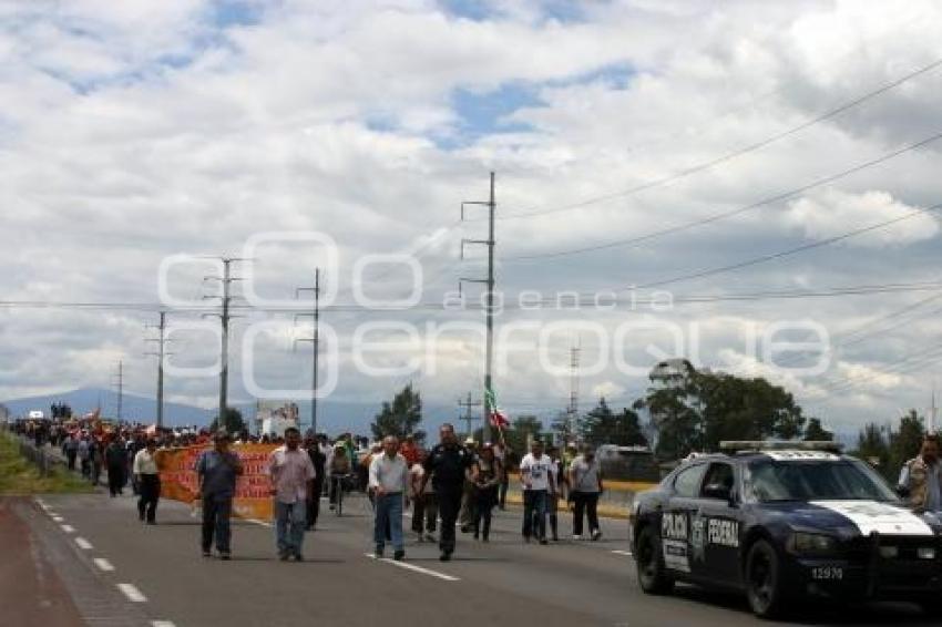 MANIFESTACIÓN AUTOPISTA PUE - MEX