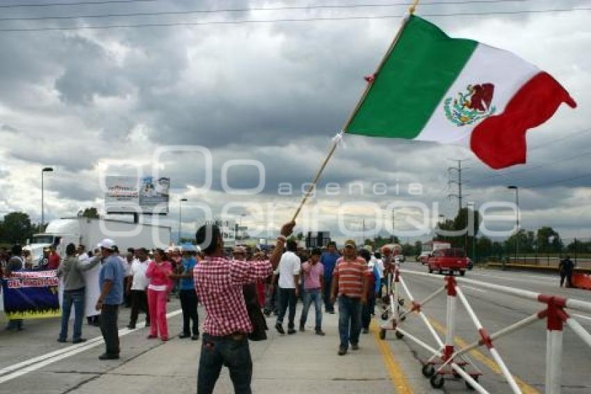 MANIFESTACIÓN AUTOPISTA PUE - MEX