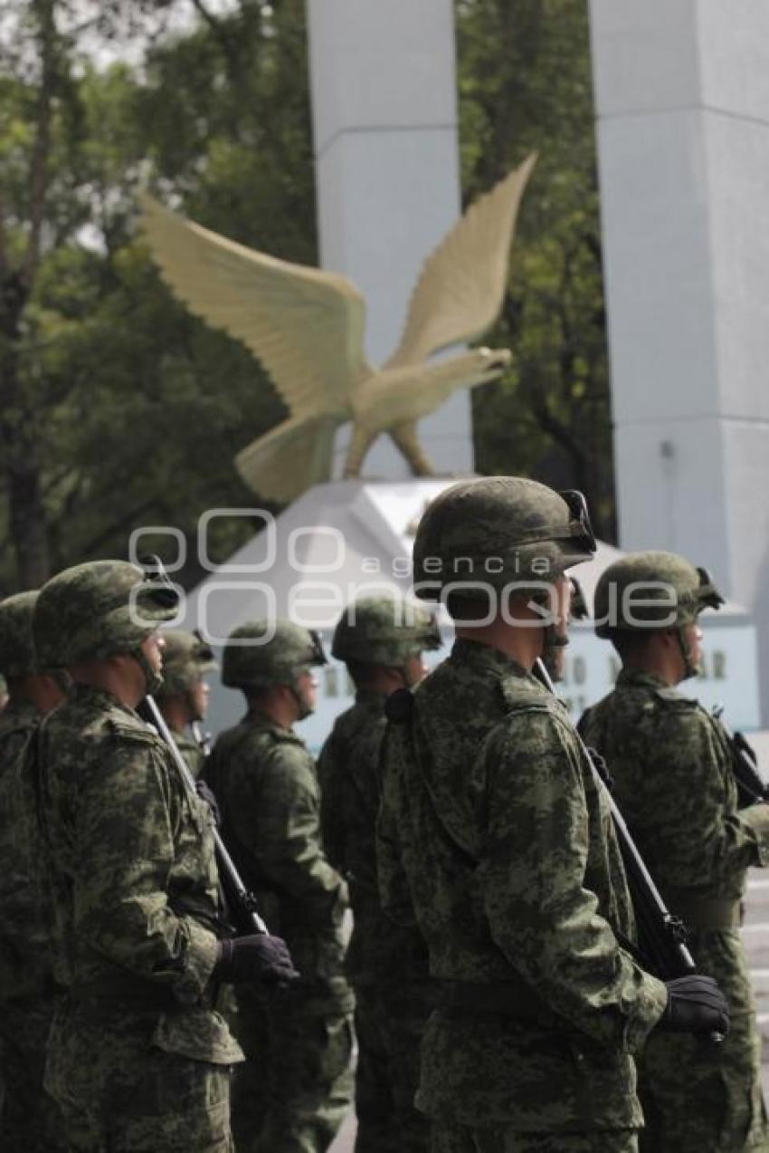 EJÉRCITO . ENSAYO . NIÑOS HÉROES