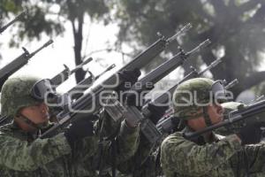 EJÉRCITO . ENSAYO . NIÑOS HÉROES