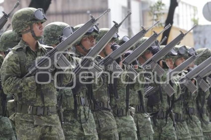 EJÉRCITO . ENSAYO . NIÑOS HÉROES