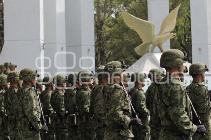 EJÉRCITO . ENSAYO . NIÑOS HÉROES