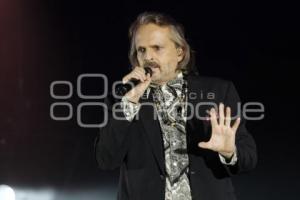 FIESTAS PATRIAS . MIGUEL BOSÉ