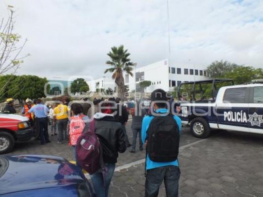 TEHUACÁN . AMENAZA DE BOMBA