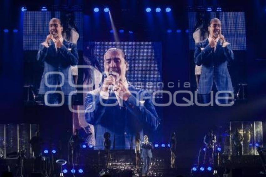 ALEJANDRO FERNÁNDEZ EN CONCIERTO