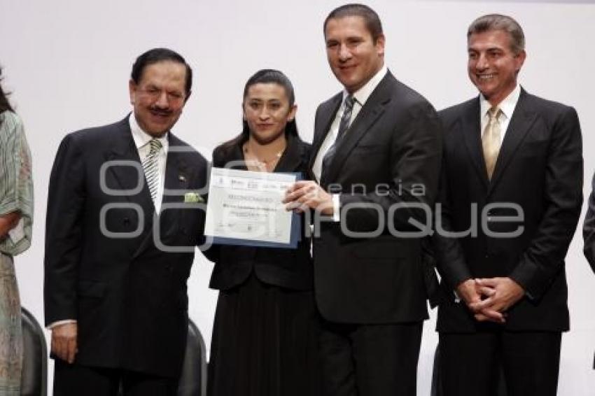 PREMIACIÓN CONCURSO ORATORIA Y DEBATE