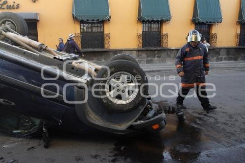 VOLCADURA CAMIONETA