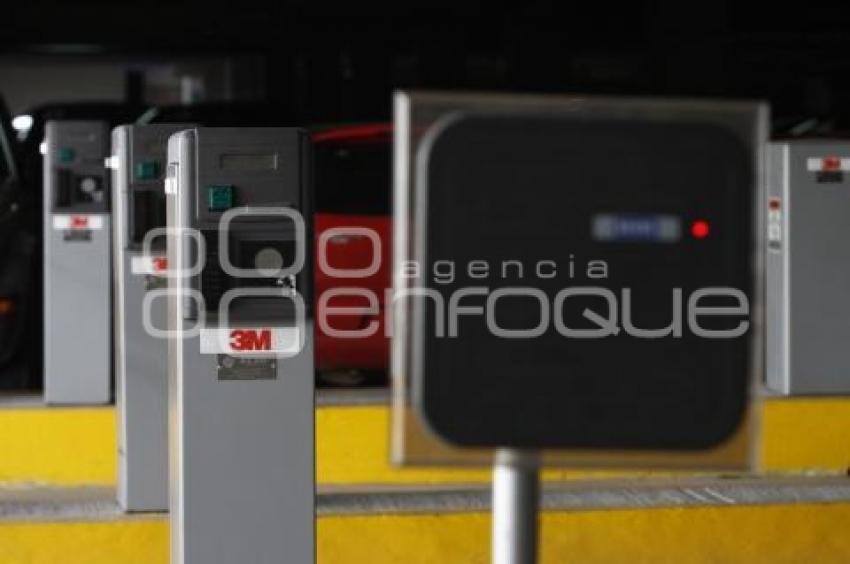 CIS . PLUMAS DE ESTACIONAMIENTO