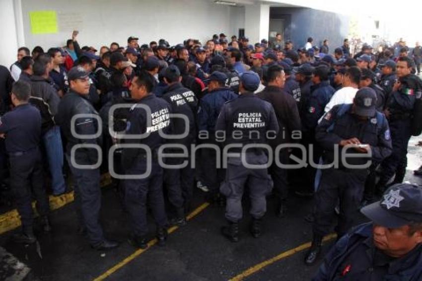 POLICÍA ESTATAL . PARO DE LABORES