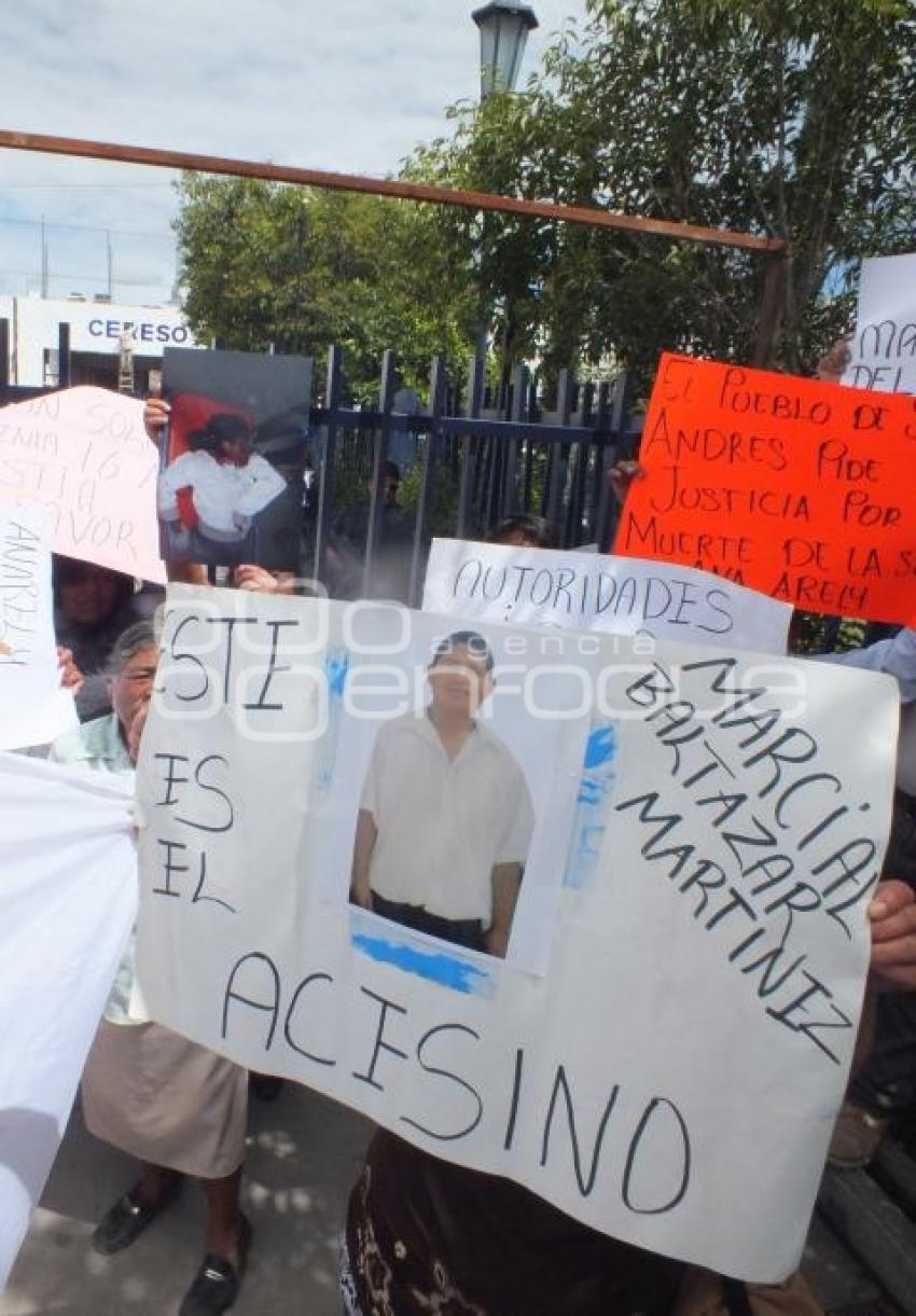 TEHUACÁN . MANIFESTACIÓN EN CERESO